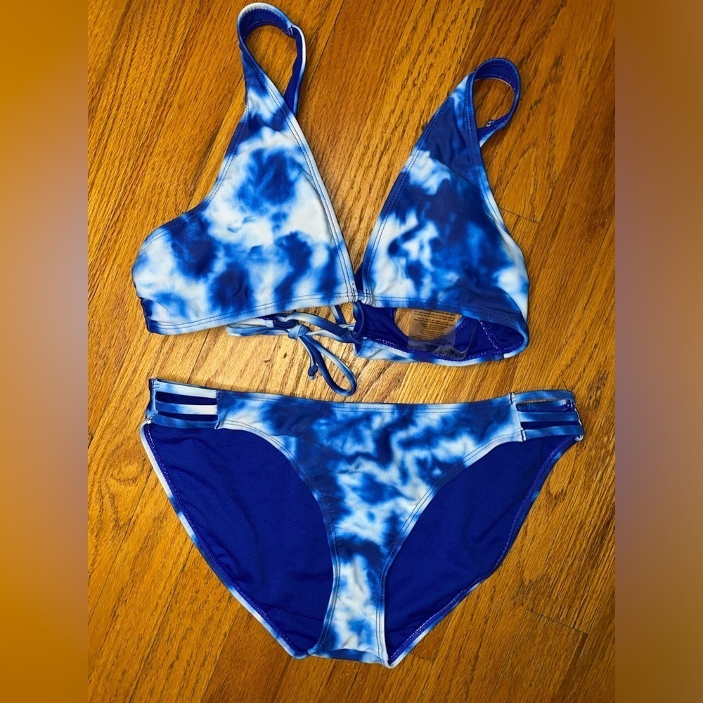 2 PC Tie-Dye Bikini Set Top Size M, Bottom Size L, Blue & White - Picture 3 of 8